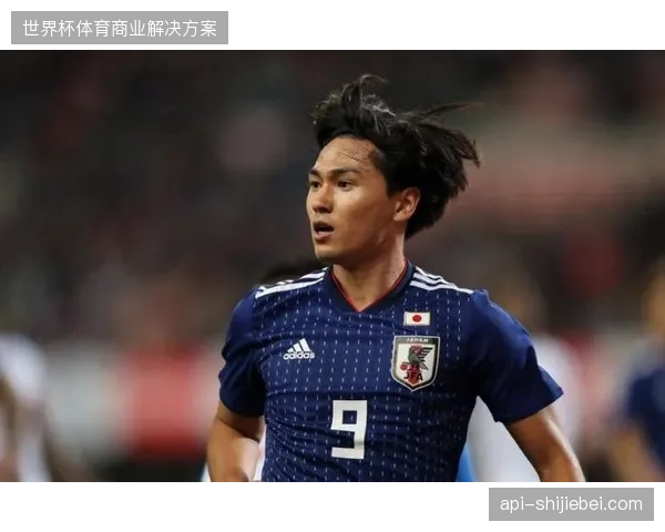 日本队的替补席拥有南野拓实等能够改变比赛局势的球员，阵容深度冠绝亚洲